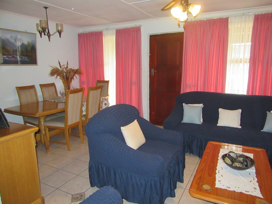 2 Bedroom Property for Sale in Rocklands Western Cape